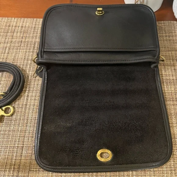 ❤️SOLD❤️Vintage Coach Black Pocket Purse 9755 - Picture 3 of 8